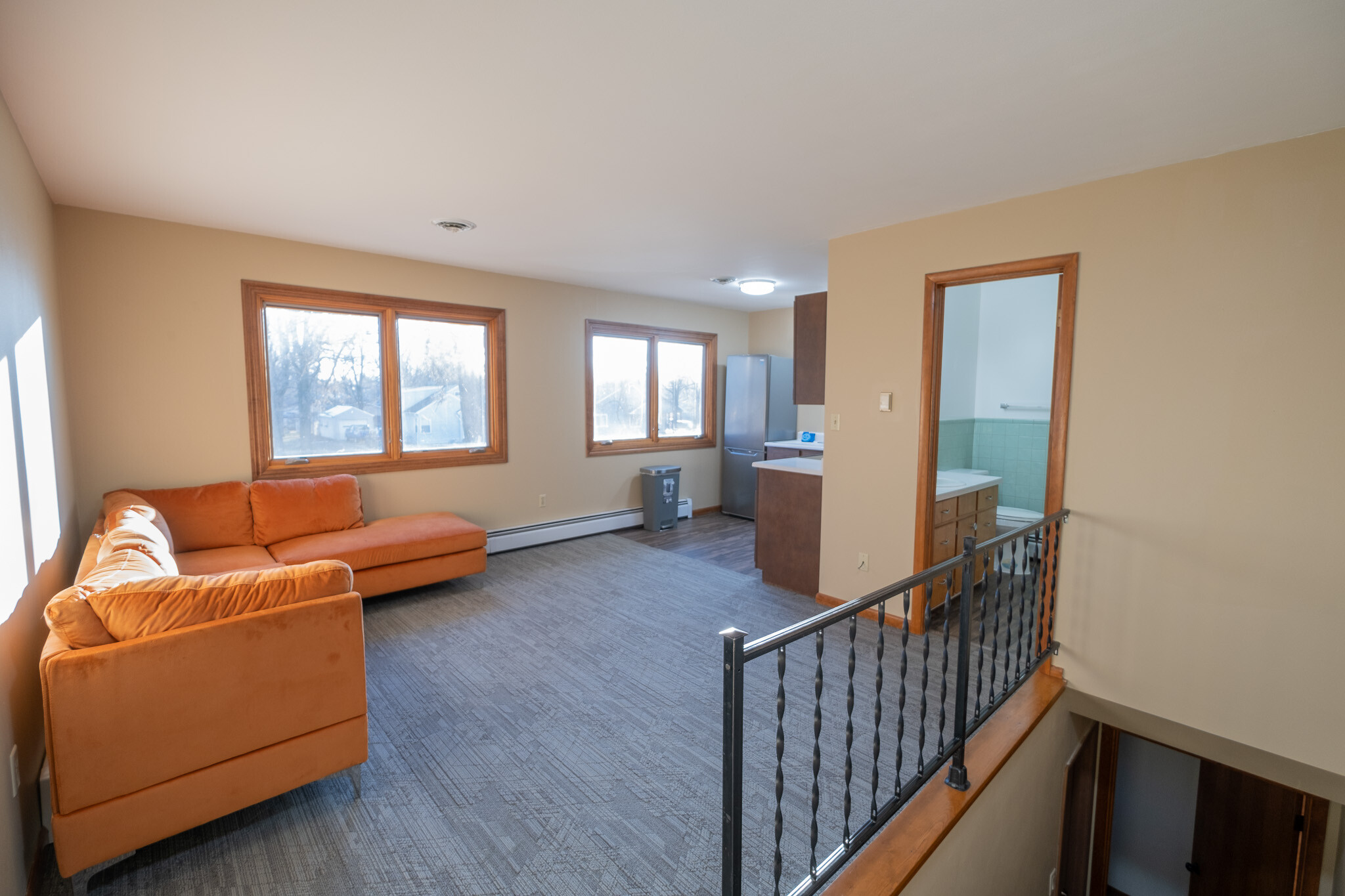 Upper Unit Private Living Room and Kitchen - 415 12th Ave E