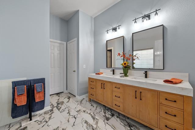 Building Photo - 1122 Mossy Rock Dr