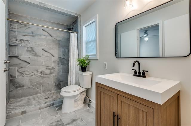 Building Photo - 222 Moore St