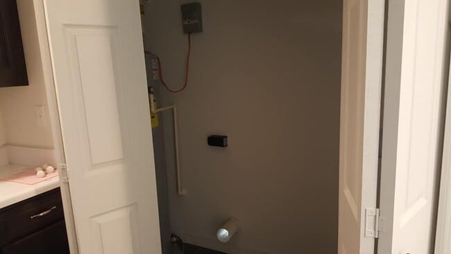 Building Photo - 12747 Westbrook Dr