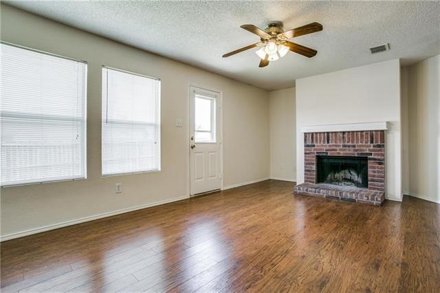 Building Photo - 2620 Clear Brook Dr