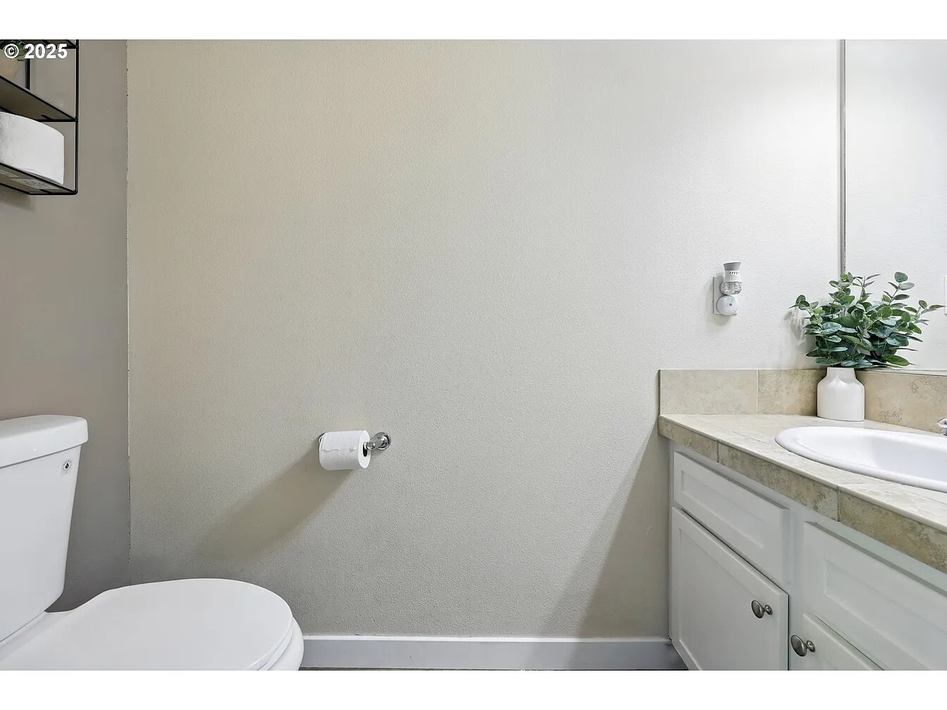 Bathroom 1 - 895 SW 170th Ave