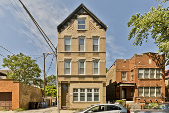 Building Photo - 2246 W Belden Ave