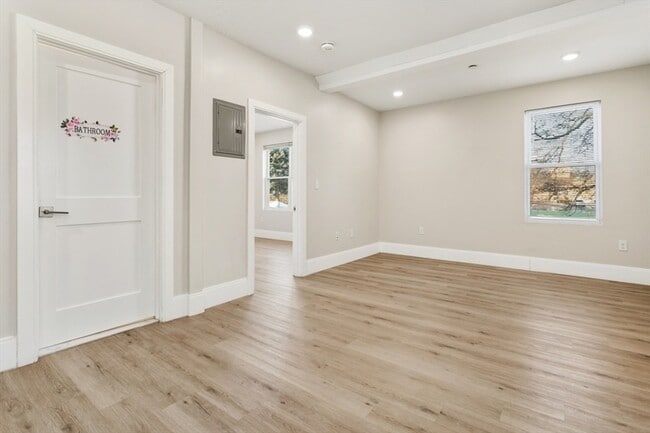 Building Photo - 41 Wolcott St