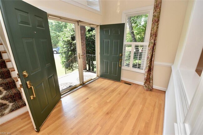 Building Photo - 1514 Bordeaux Pl