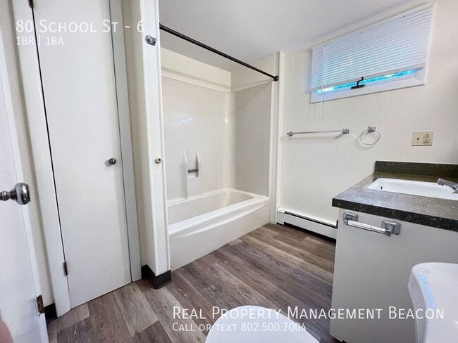 Building Photo - Lebanon 1 BR/1 BA $1475 heat & hot water i...