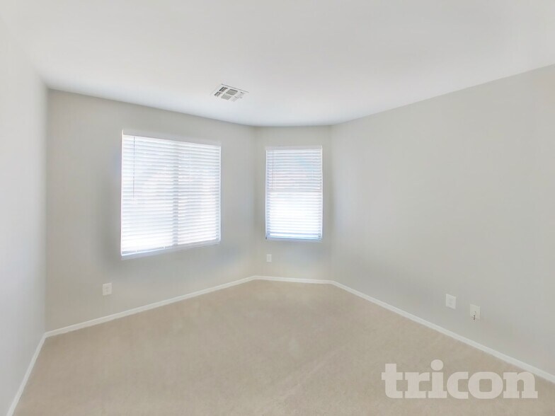 Building Photo - 11445 W Cambridge Ave