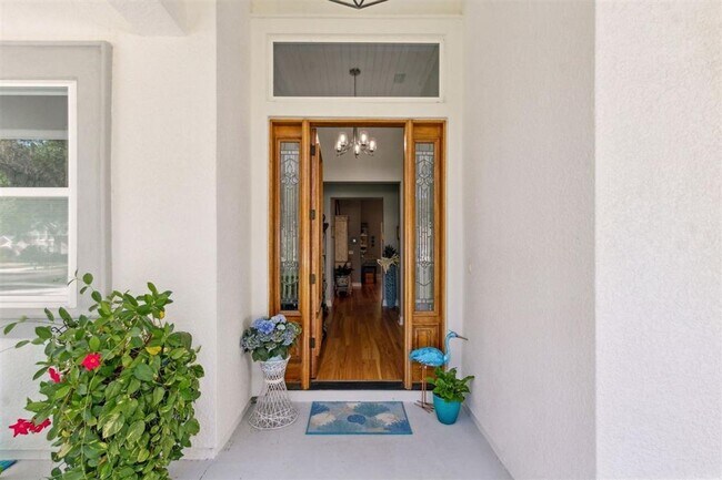 Building Photo - Luxury Living in exclusive and gated Oyste...