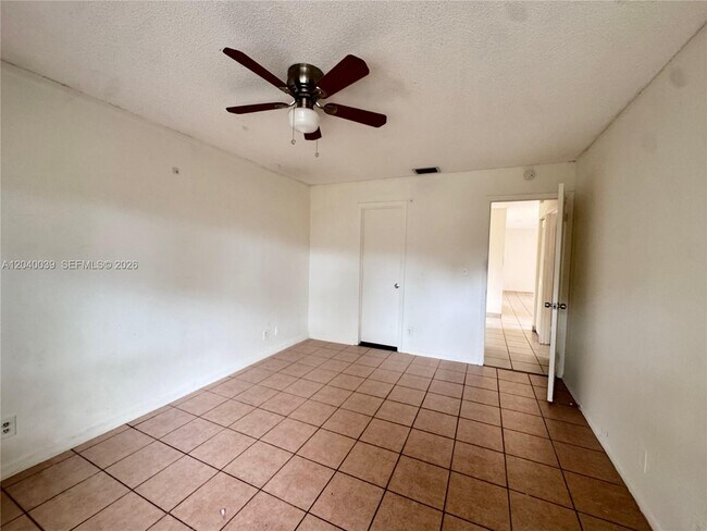 Building Photo - 5944 NW 21st St