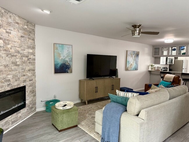 Building Photo - Fully furnished, private 2-story VB Condo!