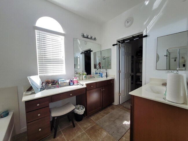 Building Photo - 8338 Crystal Walk Cir