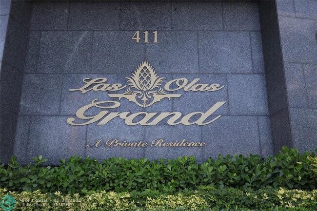 Building Photo - 411 N New River Dr E