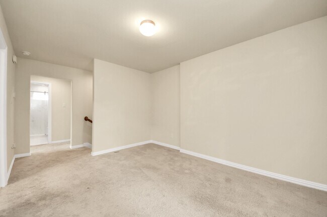 Building Photo - 30243 Twisting Springs Dr