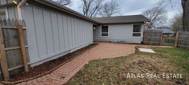 Building Photo - 8844 Horton St