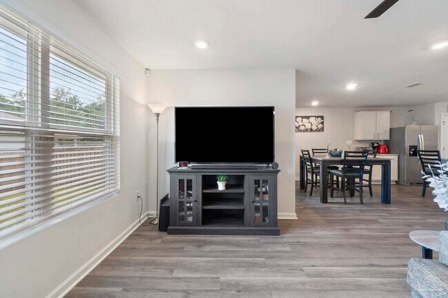 Building Photo - 6173 Native Dancer Wy