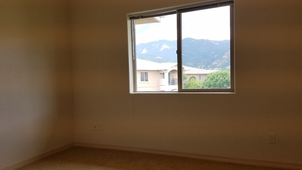 Building Photo - 1610 Little Bear Creek Pt