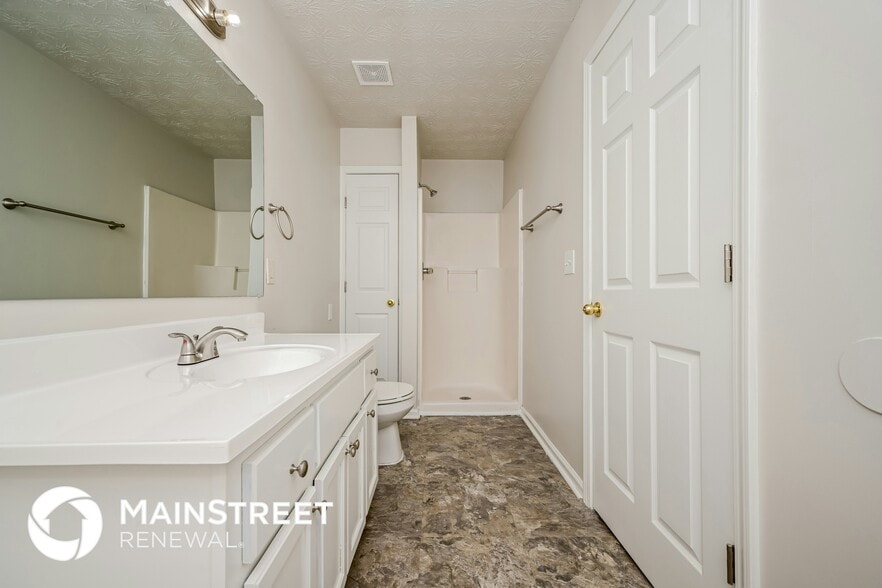 Building Photo - 546 Forest Hill Dr