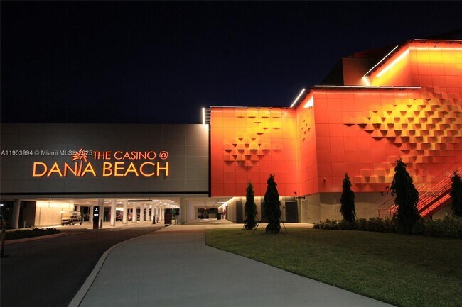 Building Photo - 13 NE 2nd Ave