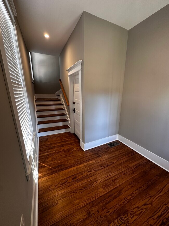 Building Photo - 226 N McNeil St