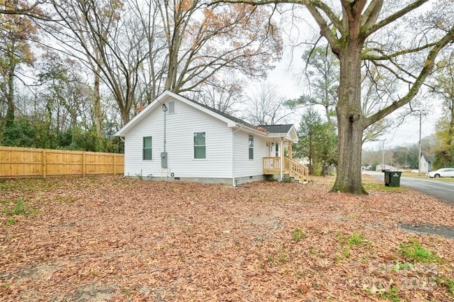 Building Photo - 313 Heyward St