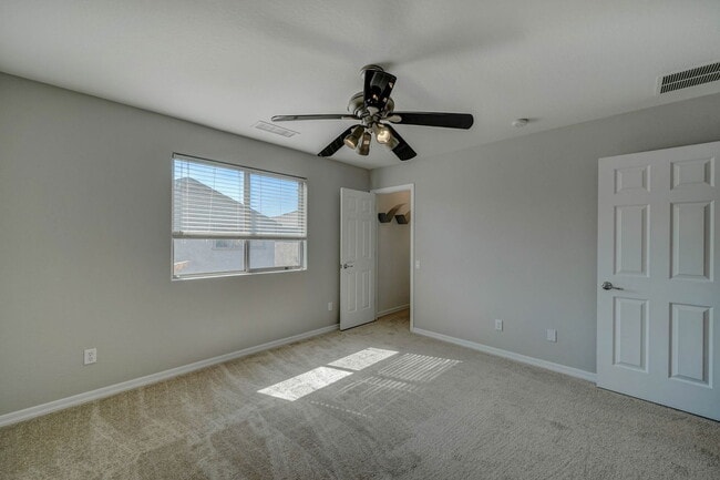 Building Photo - 2143 W Marconi Ave