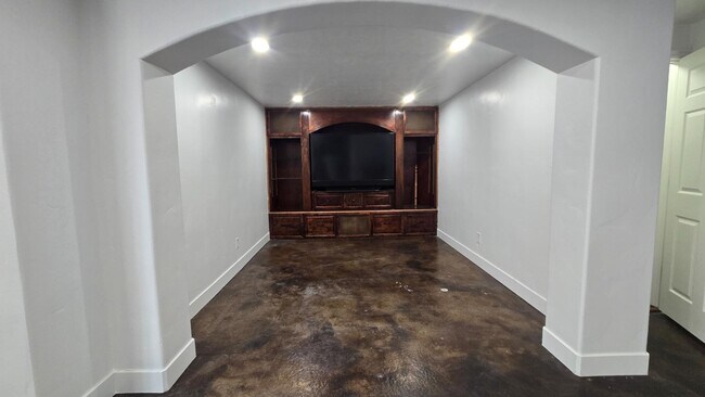 Building Photo - 6911 Hunter Dawn Way