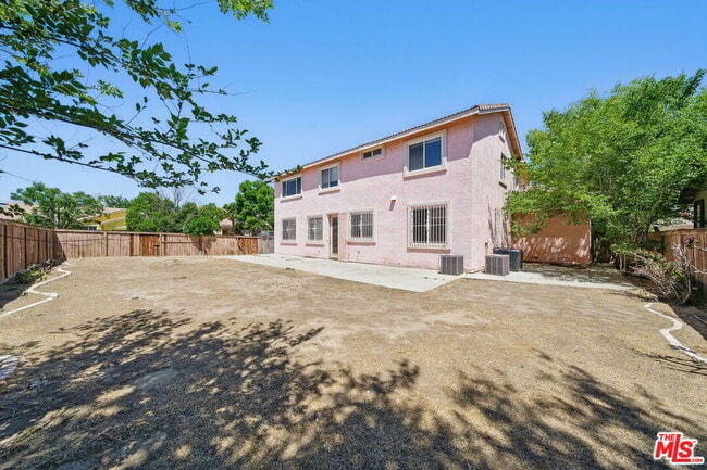 Building Photo - 3702 Las Palmas Ave