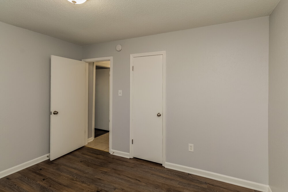 Building Photo - 5691 Briarwood Dr