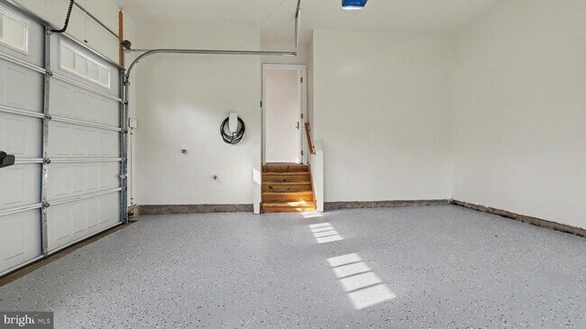 Building Photo - 40978 Spur Run Ln