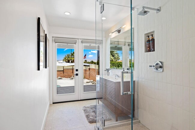 Building Photo - 38951 Bel Air Dr