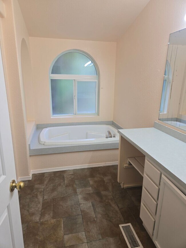 Building Photo - STATUS: PENDING APPLICATION- R10B | $1995 ...