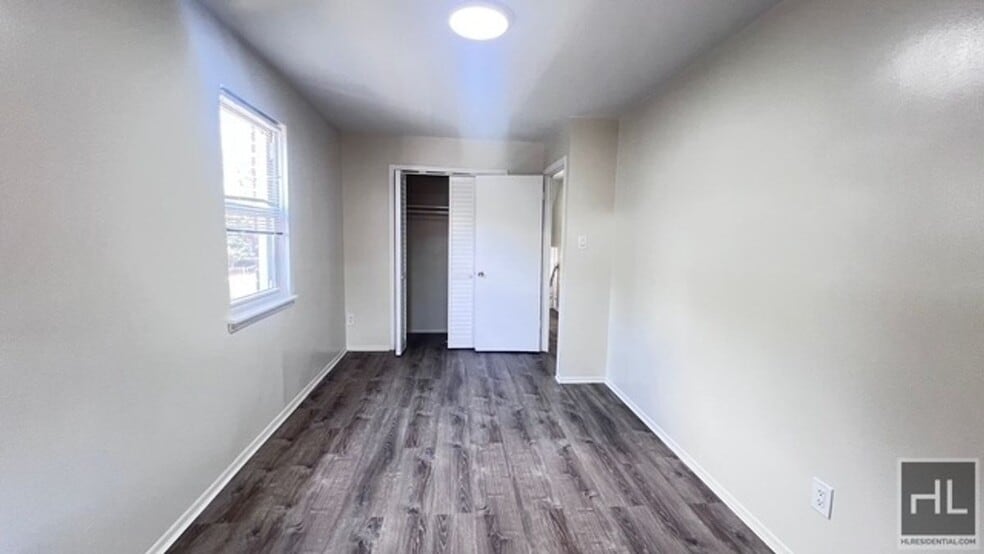 Building Photo - NEWLY RENOVATED 2 BEDROOM/2 FULL BATHROOMS...