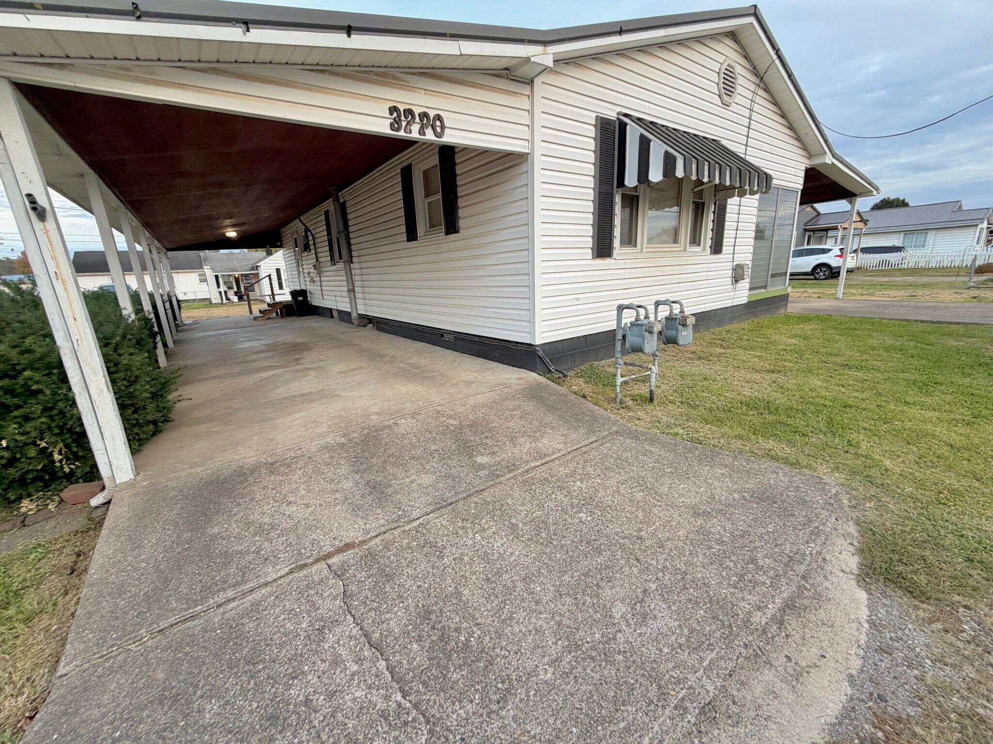 Building Photo - 3220 Franklin Ave