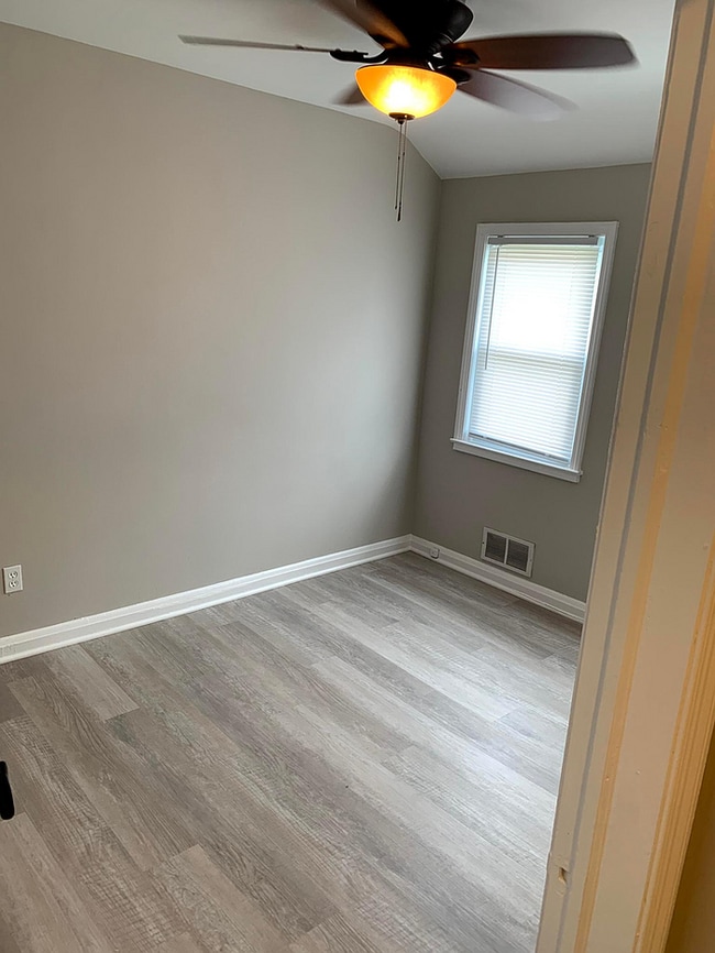 Building Photo - 2 Bedroom 2 Bathroom Home