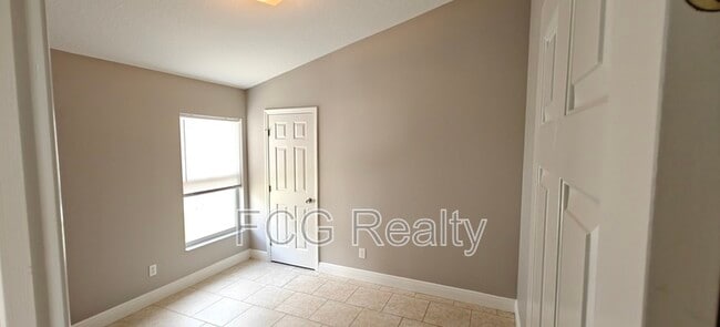 Building Photo - 122 Glenwood Blvd