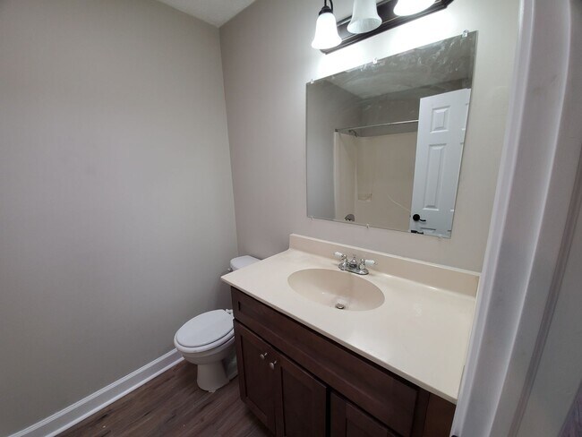 Building Photo - Updated 3 BR|2 BA Home Near TAFB!