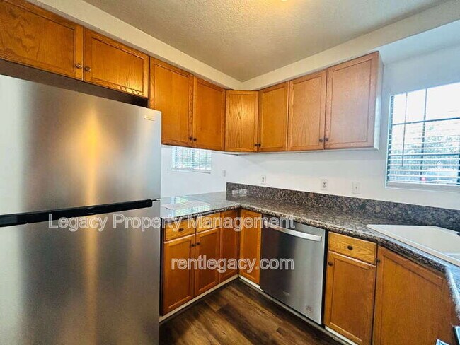 Building Photo - 7445 Auburn Oaks Ct