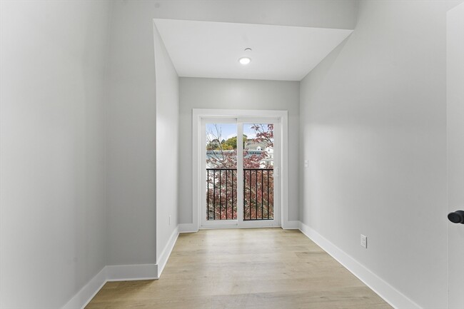 Building Photo - 115 Thurston St