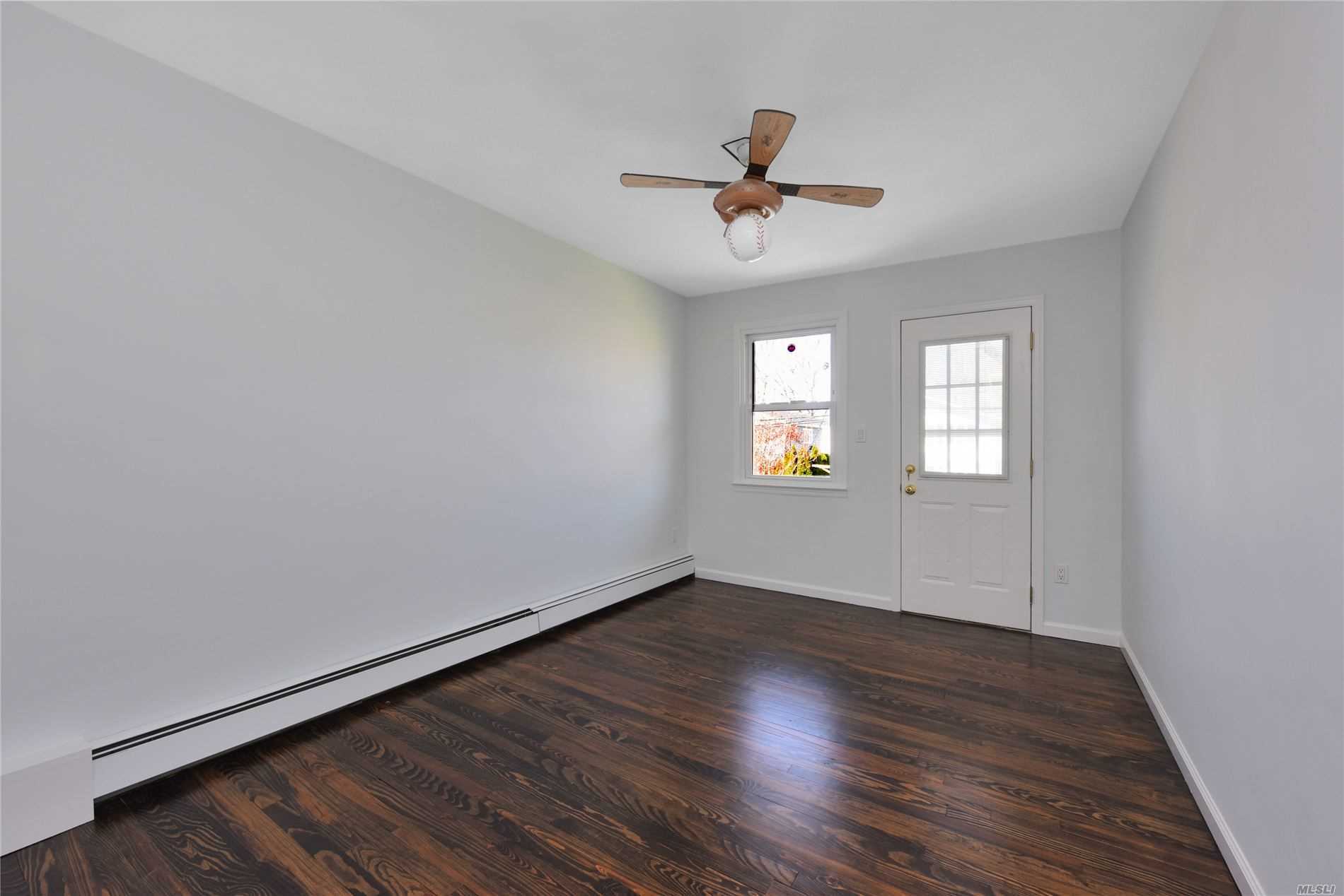 2nd bedroom with balcony - 6 Dunes Ln
