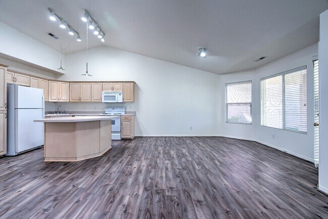 Building Photo - Home in Green Springs Golf Course Communit...