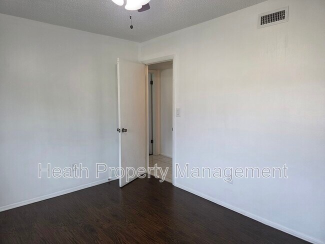 Building Photo - 605 N Keene Rd