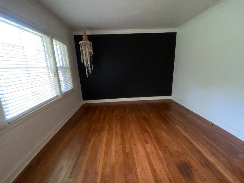 Building Photo - 3277 Barron Ave