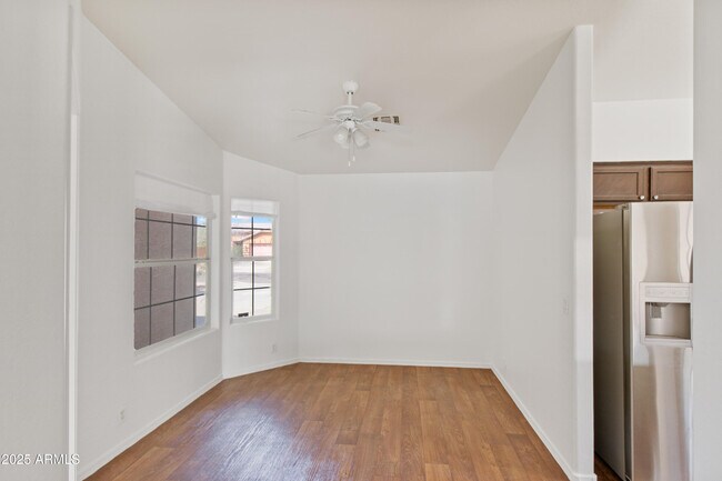 Building Photo - 909 E Harwell Rd