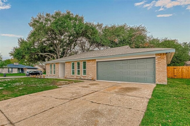 Building Photo - 2330 Grindstone Ln