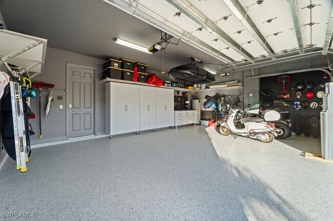 Building Photo - 13884 Luna Dr
