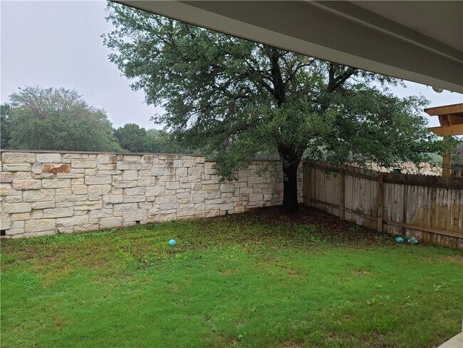 Building Photo - 9002 Moonstone Dr