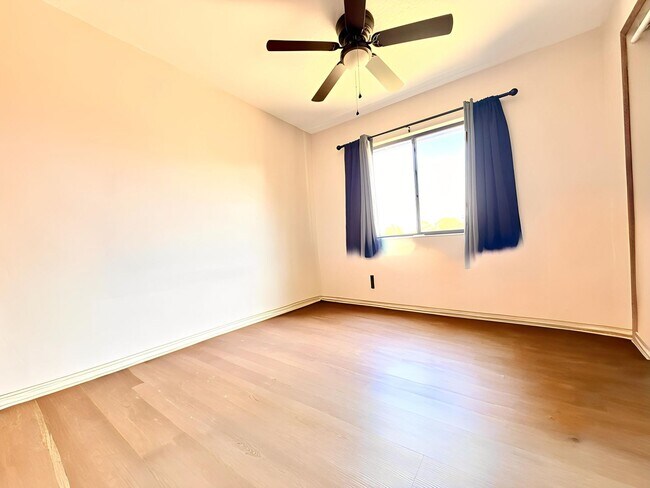 Building Photo - Moss Pointe 3Bedrooms/2.5Bath-home with great room fireplace!