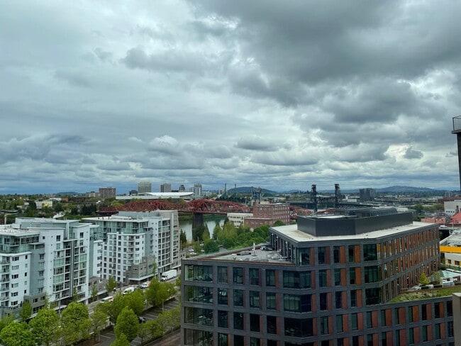 Building Photo - Incredible 1Bd/1Ba Fully Furnished Condo in the Pearl!!!! Corner Unit with Spectacular Views & Ga...