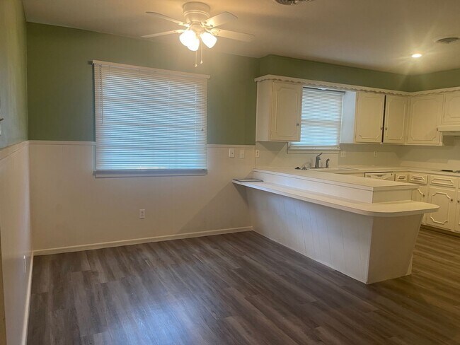 Building Photo - Wonderful House