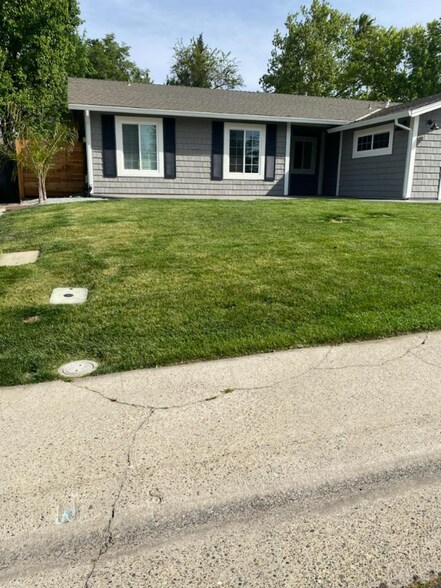 Building Photo - 8195 Stacey Hills Dr